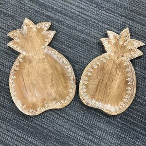 2 Pineapple boards
